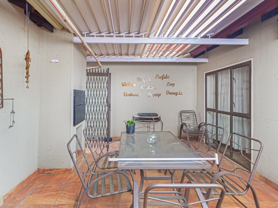 3 Bedroom Property for Sale in Melodie North West